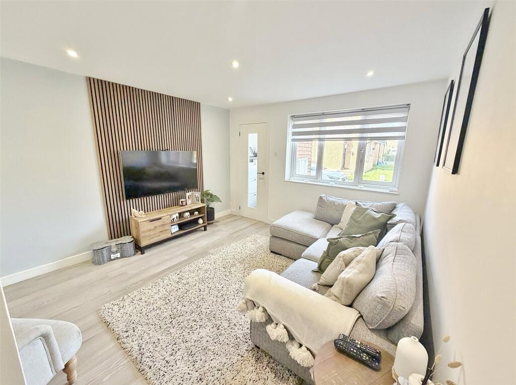 Mendip Close, Verwood, BH31 photo 2