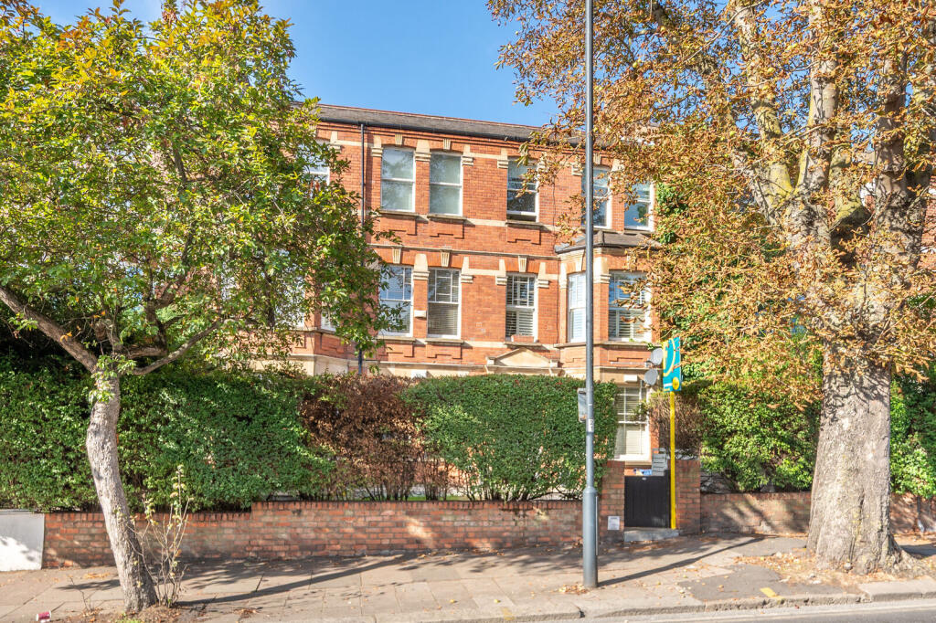 Apartment in London - View 5