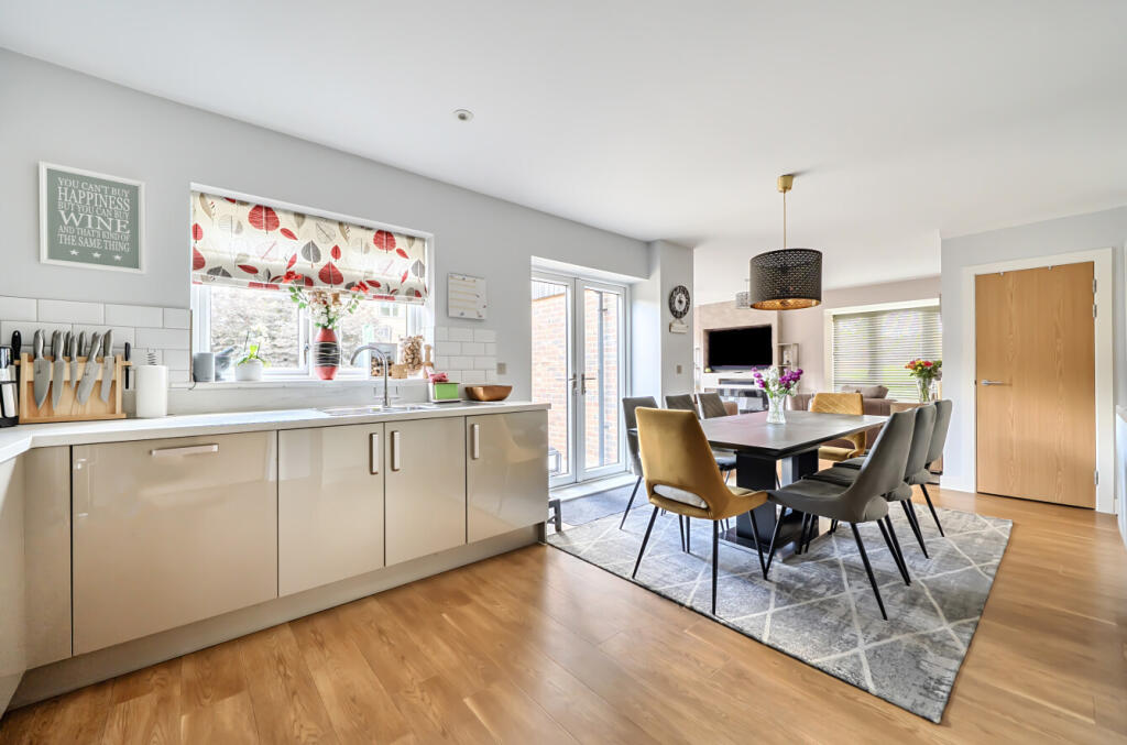 House in Arborfield Green, Arborfield Green Lakeside, Barkham - View 6