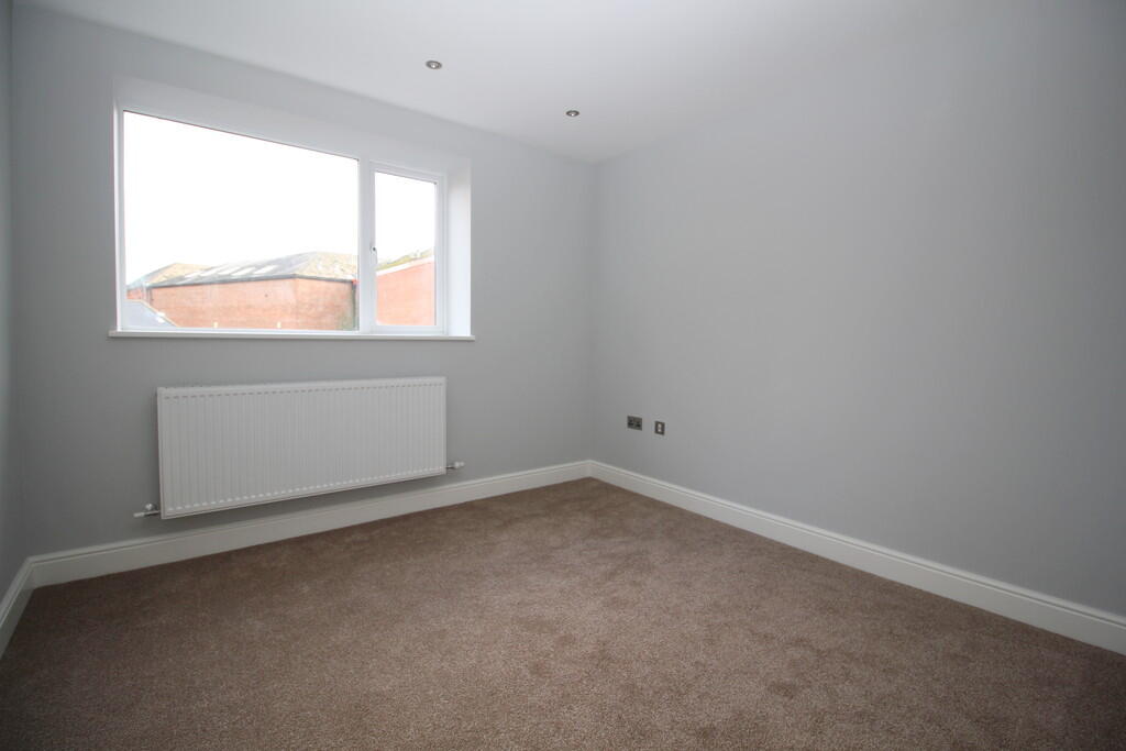 Apartment in Redhill - More