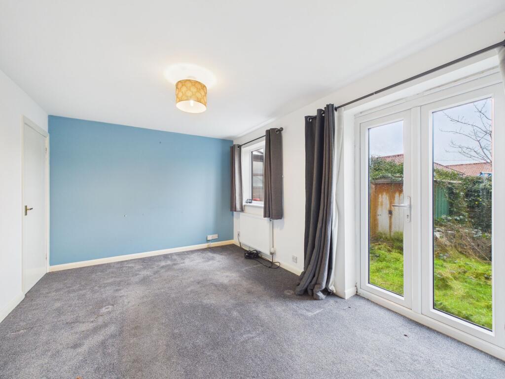9 The Meadows, Foxholes, YO25 3HQ photo 3