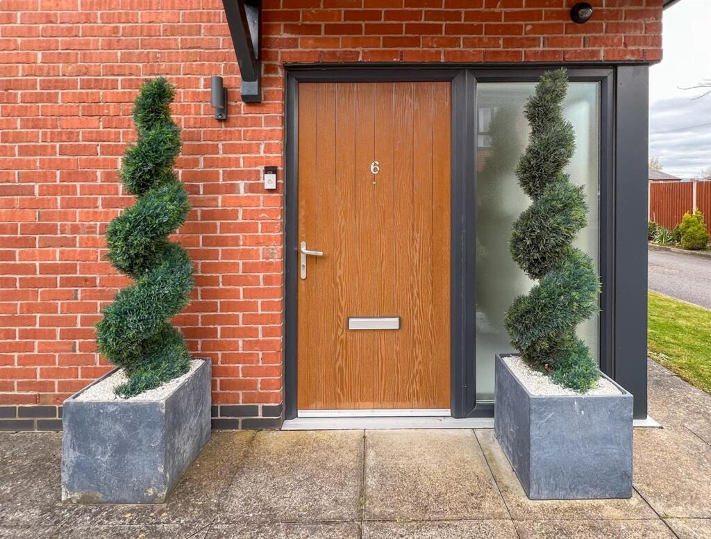 Sandpiper Close, Cheadle ST10 1LN photo 2