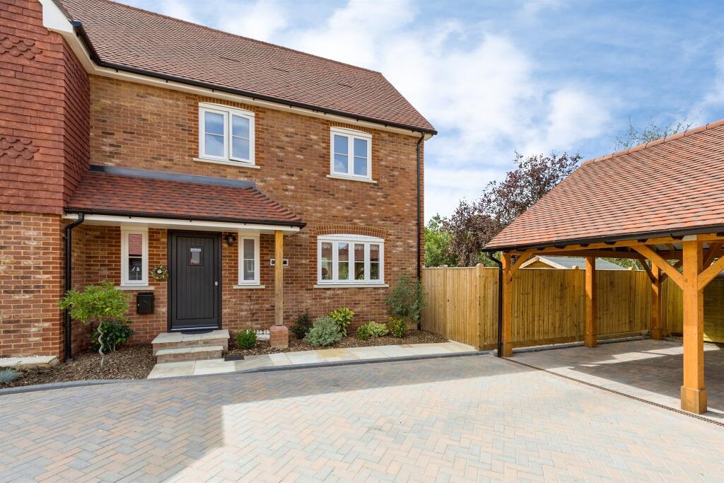 House in Chichester, Wisborough Green