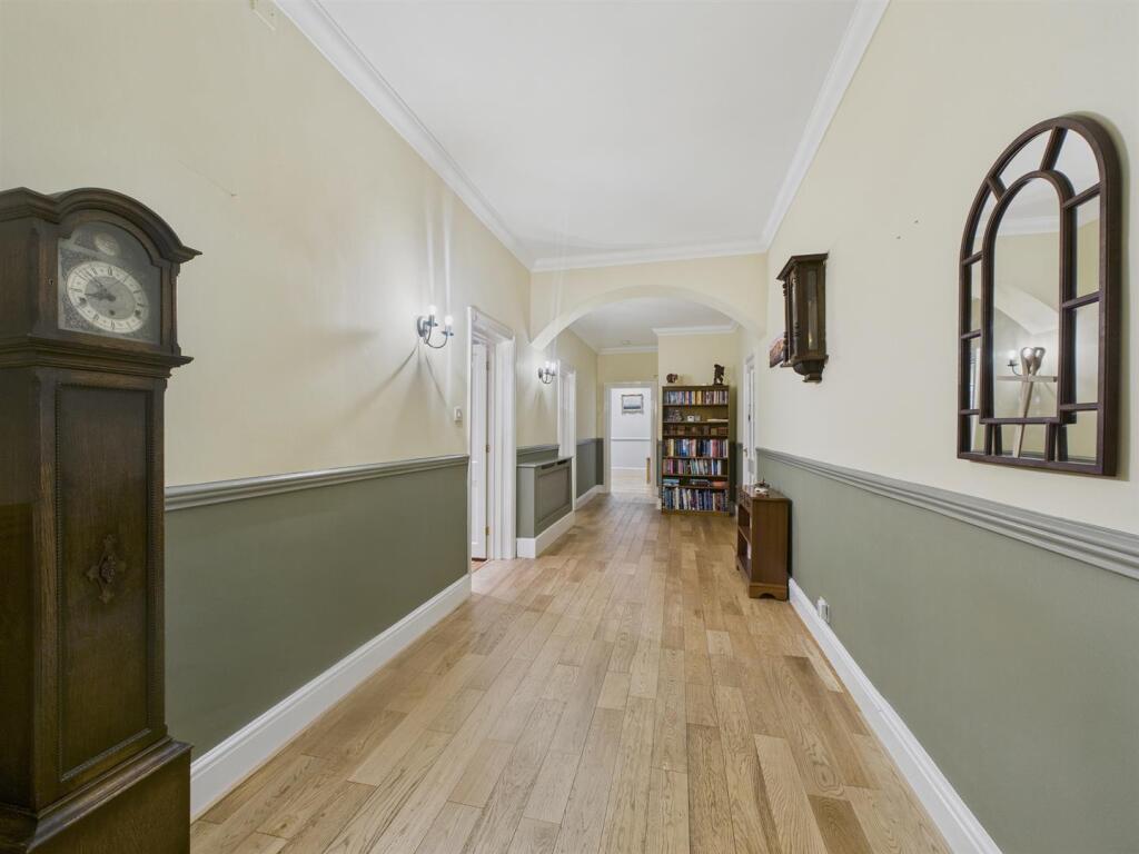 Apartment in Worcester - More