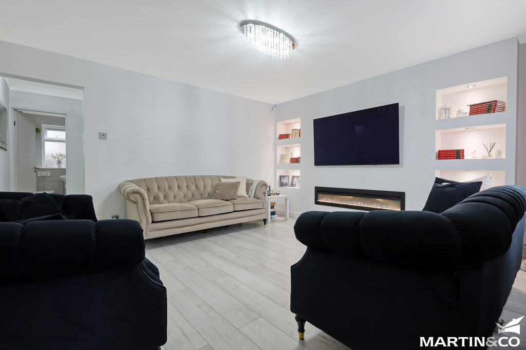 3-bed terraced on Great Cob, Chelmsford, £425,000