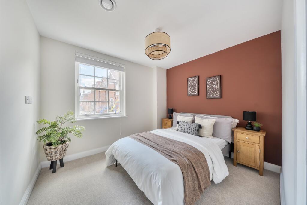 Apartment in Winchester, Northbrook, Bishop's Waltham - More