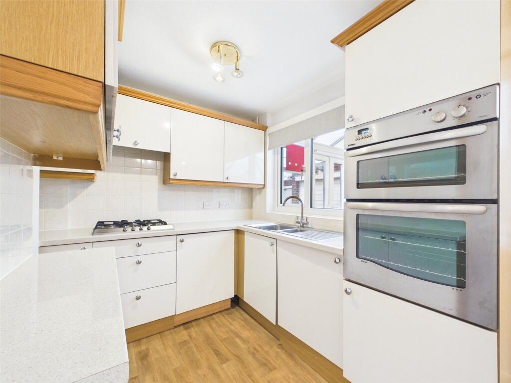 Ridgemount Close, Brockworth, Gloucester, Gloucestershire, GL3 photo 4