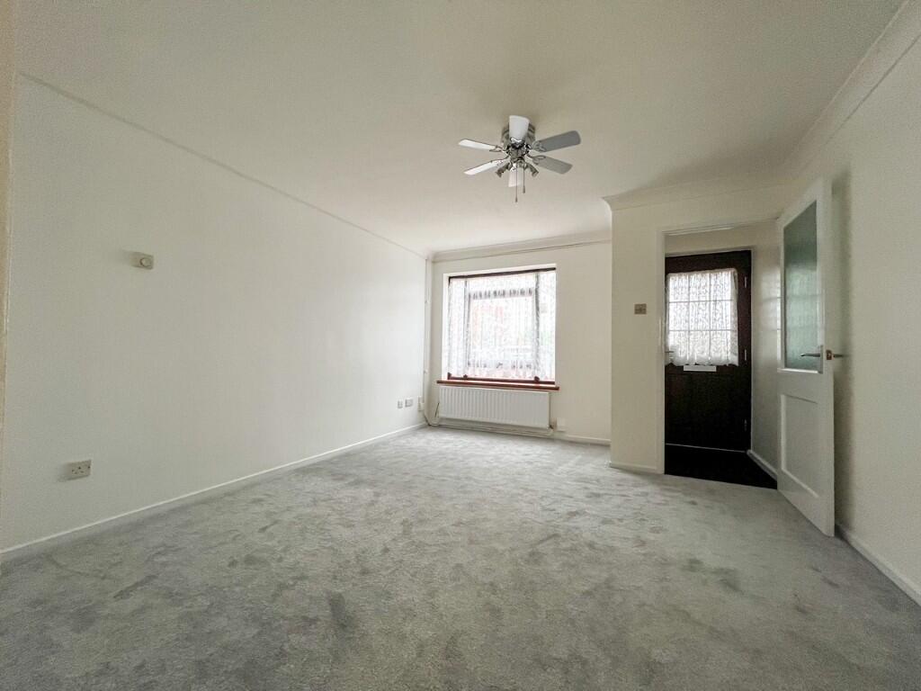 Glebelands, West Molesey, Surrey, KT8 photo 4