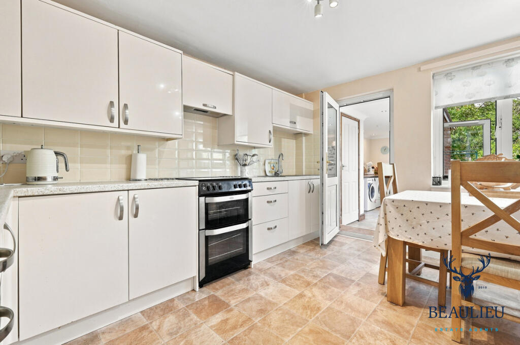 House in Chelmsford, Great Baddow - View 5