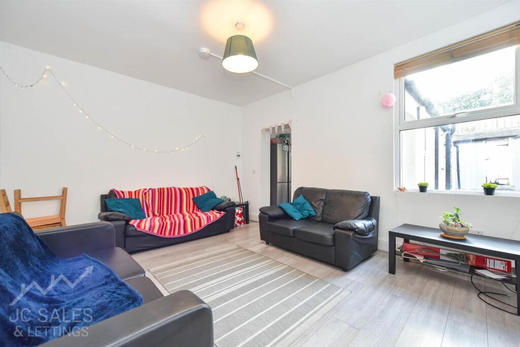 House in Sheffield - View 3