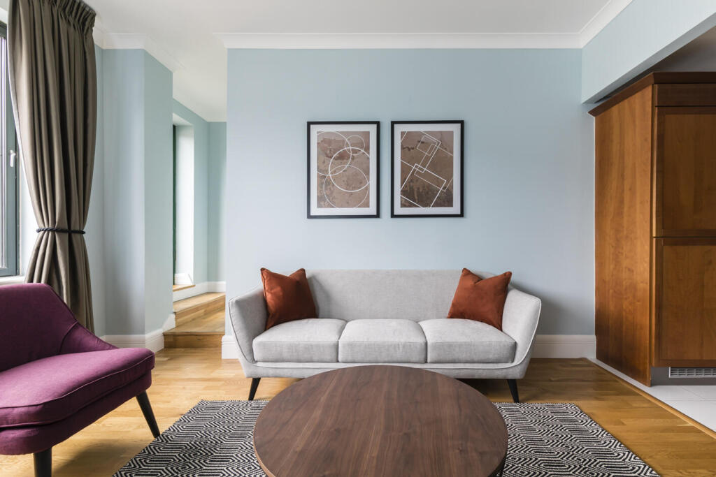 Main image of property: Forum Magnum Square