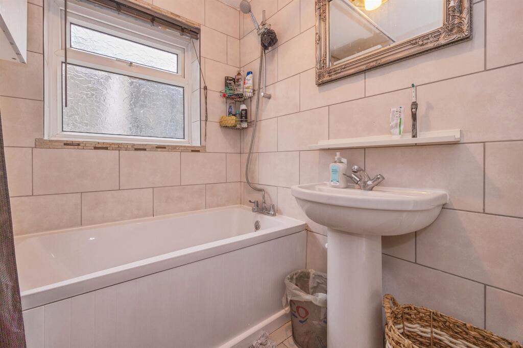 House in Portsmouth, Stamshaw - More