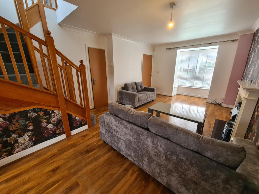 4 bedroom town house for rent