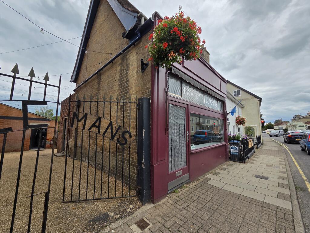 Main image of property: 8 High Street, Saxmundham, Suffolk, IP17