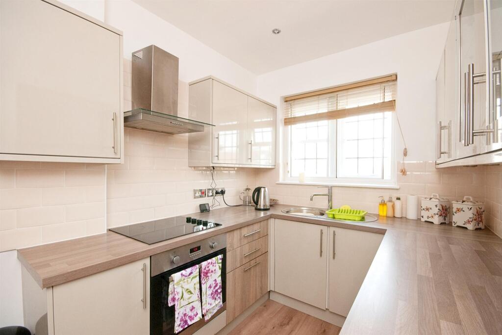 Apartment in Brighton - View 5
