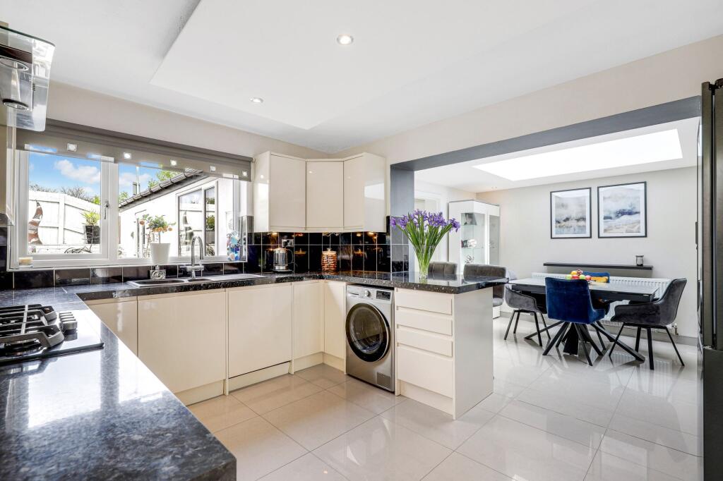 House in Nottingham, Titchfield, Hucknall - View 2