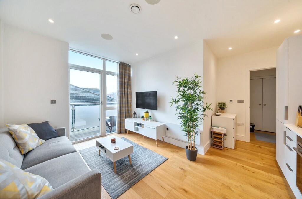 Additional image 5 of Broadwater Road, Welwyn Garden City, Hertfordshire