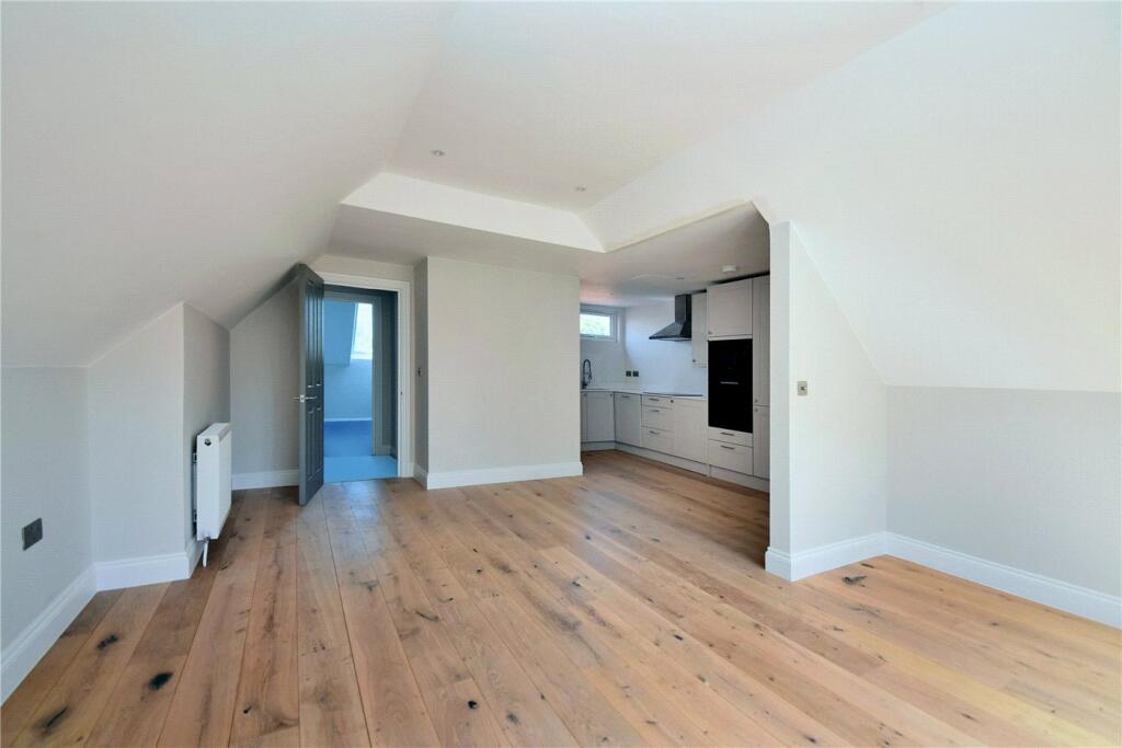 Apartment in Sutton - View 3