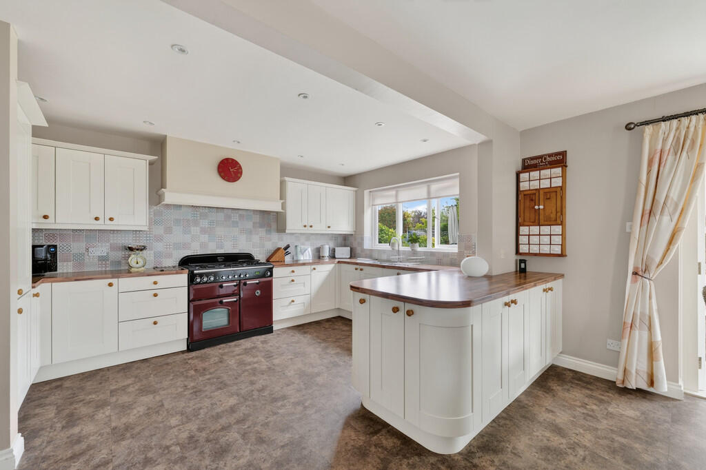 House in Churton - View 6
