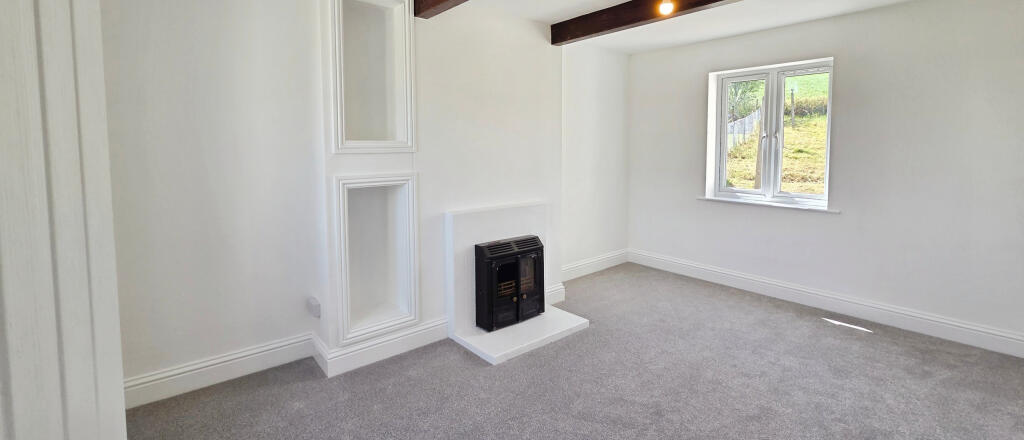 28, Highfields, Barrington, Ilminster, Somerset photo 5