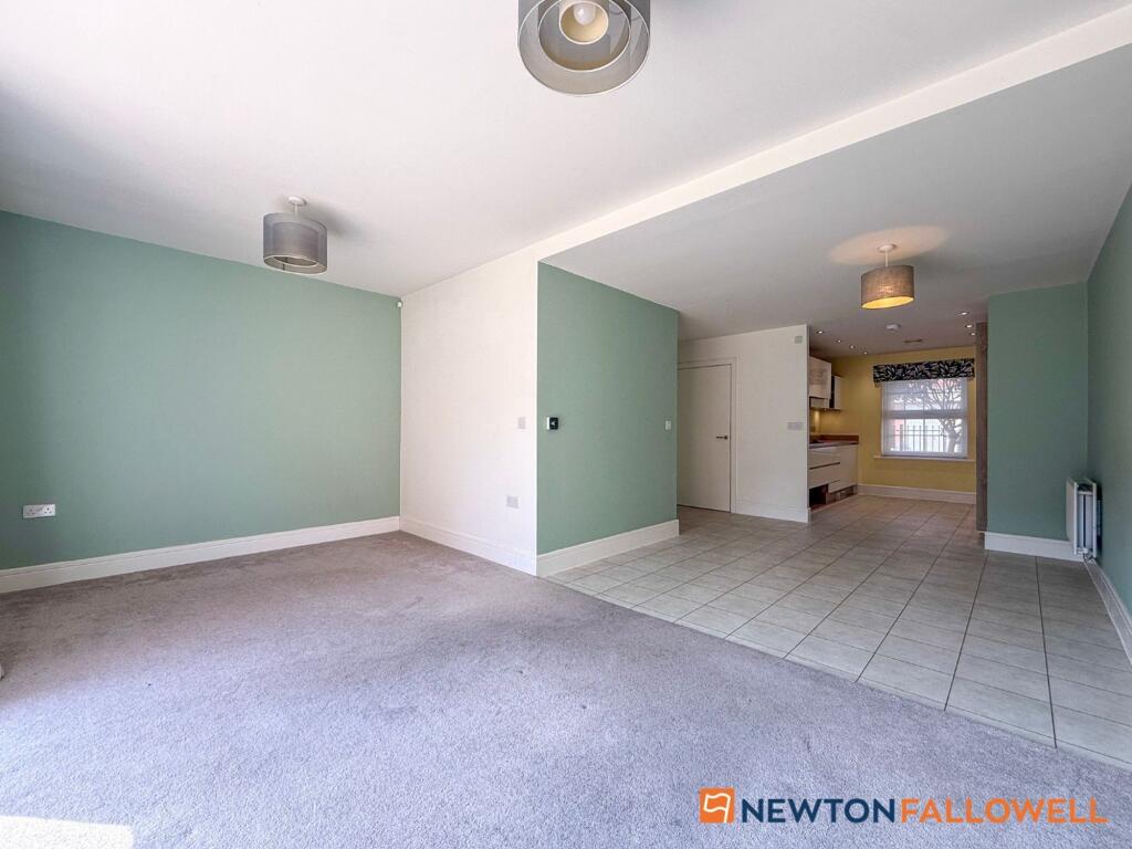 House in Newark, Middlebeck - View 2