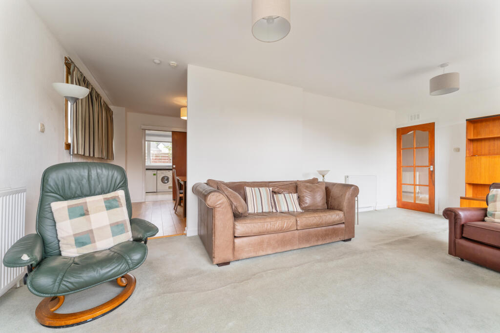 House in Cumbernauld, Kildrum - More