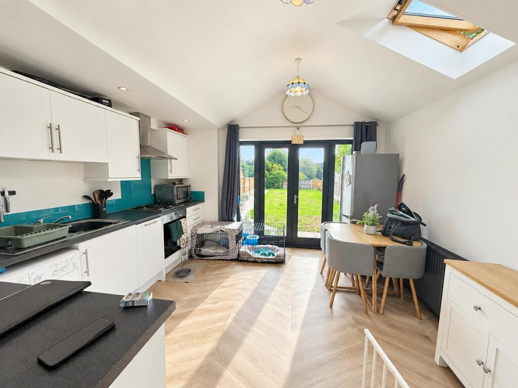 House in Rochford, Rayleigh - View 3