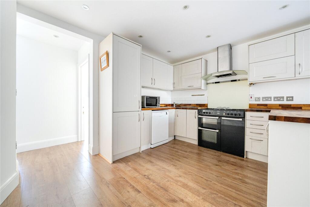 House in London - View 2