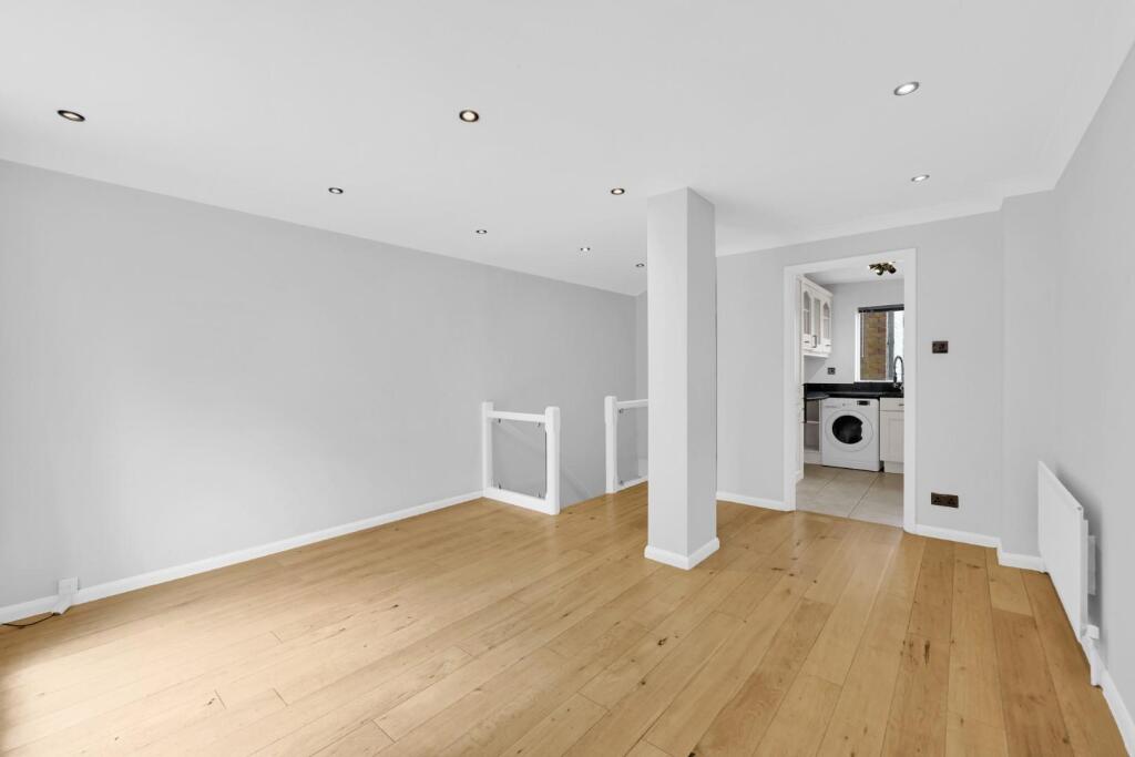 House in London - View 5