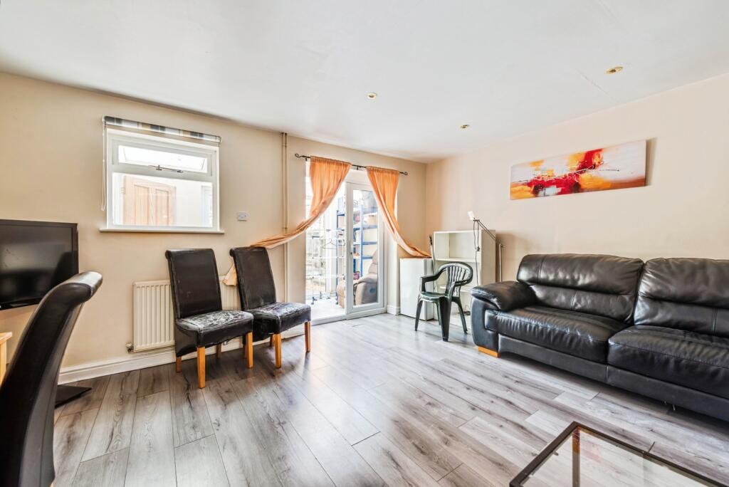 House in Swindon, West Swindon - View 4