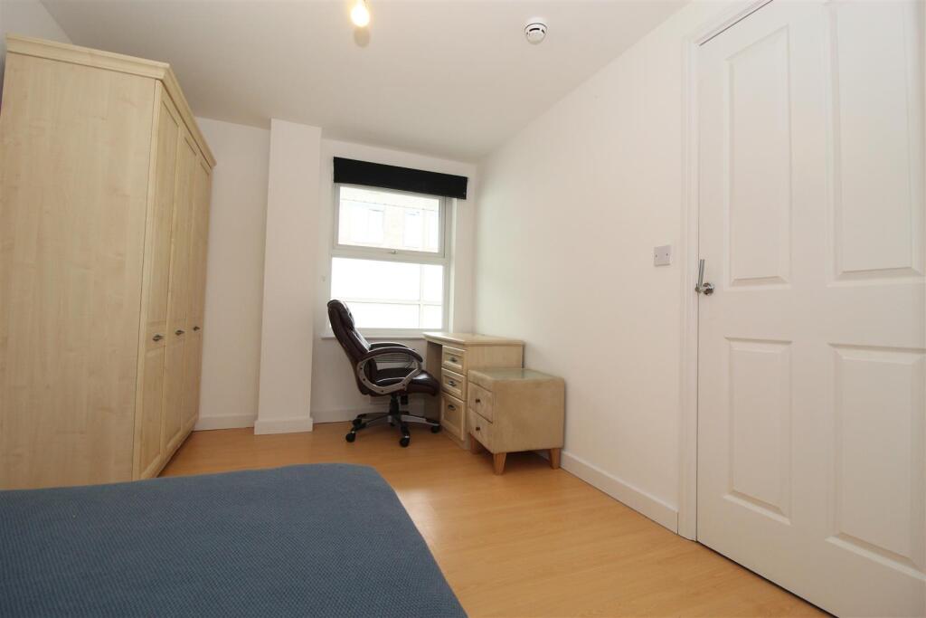 Apartment in Leeds - More