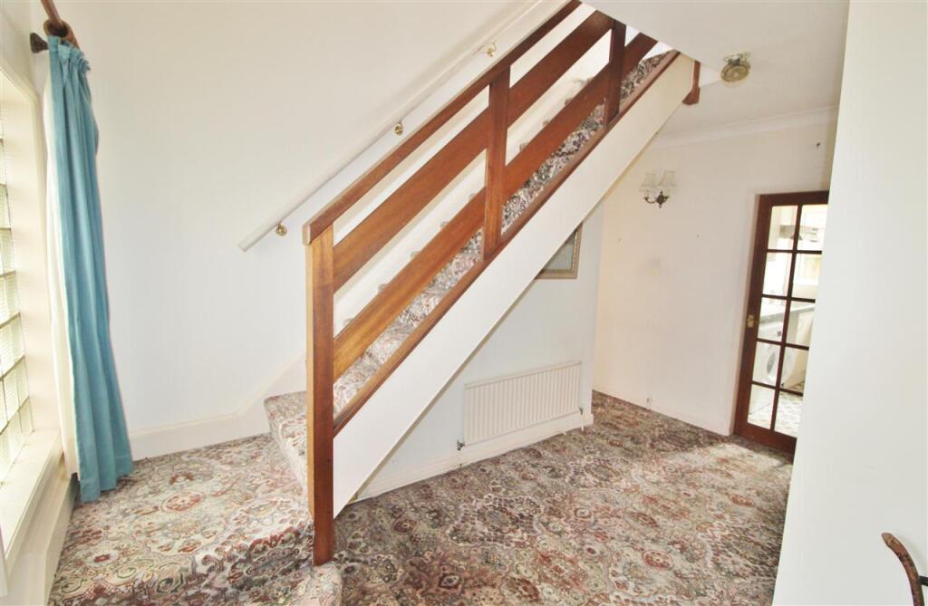 House in South Kesteven, Harlaxton - View 5