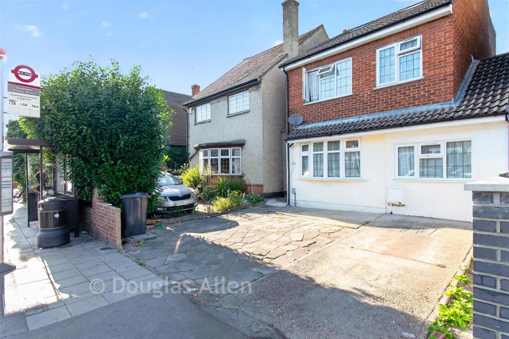 House in London, Goodmayes, Seven Kings - View 4