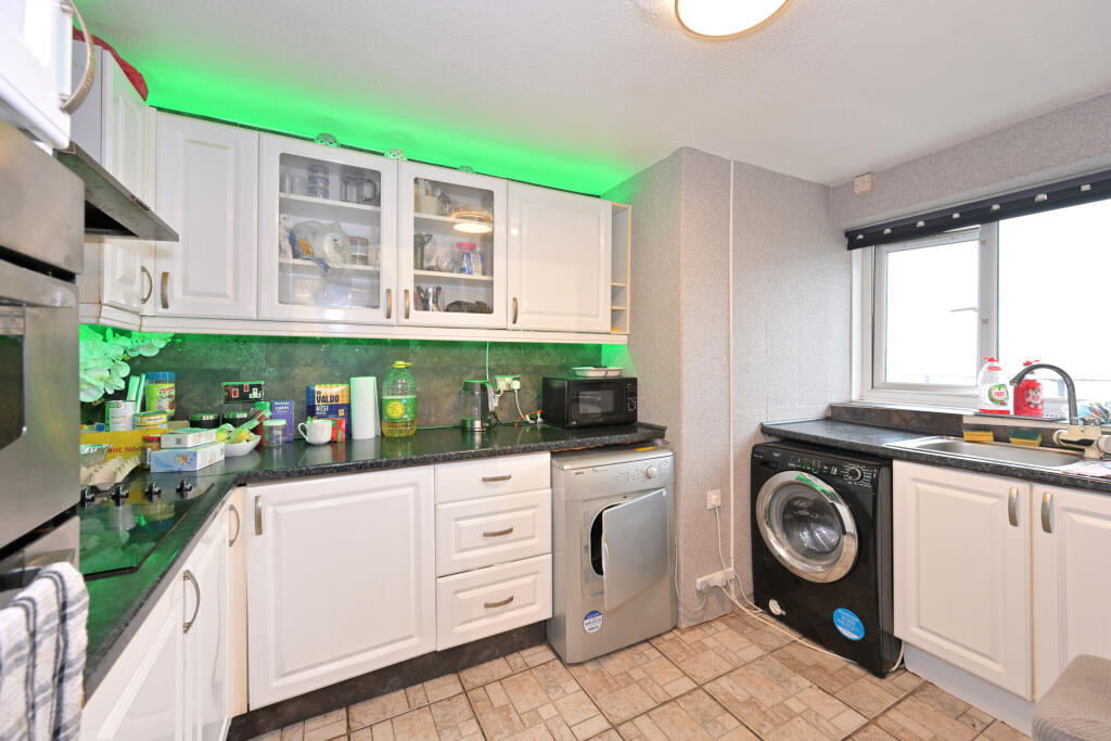 Apartment in Preston - View 4