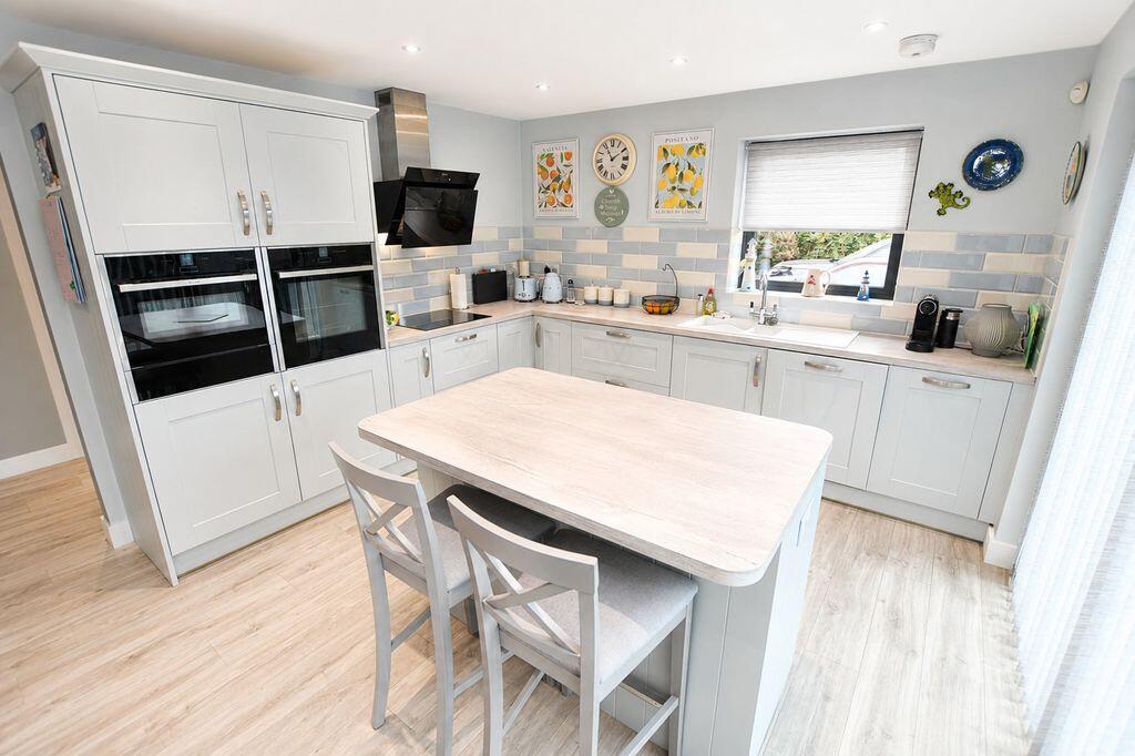 Manor Close, Maidstone - View 3