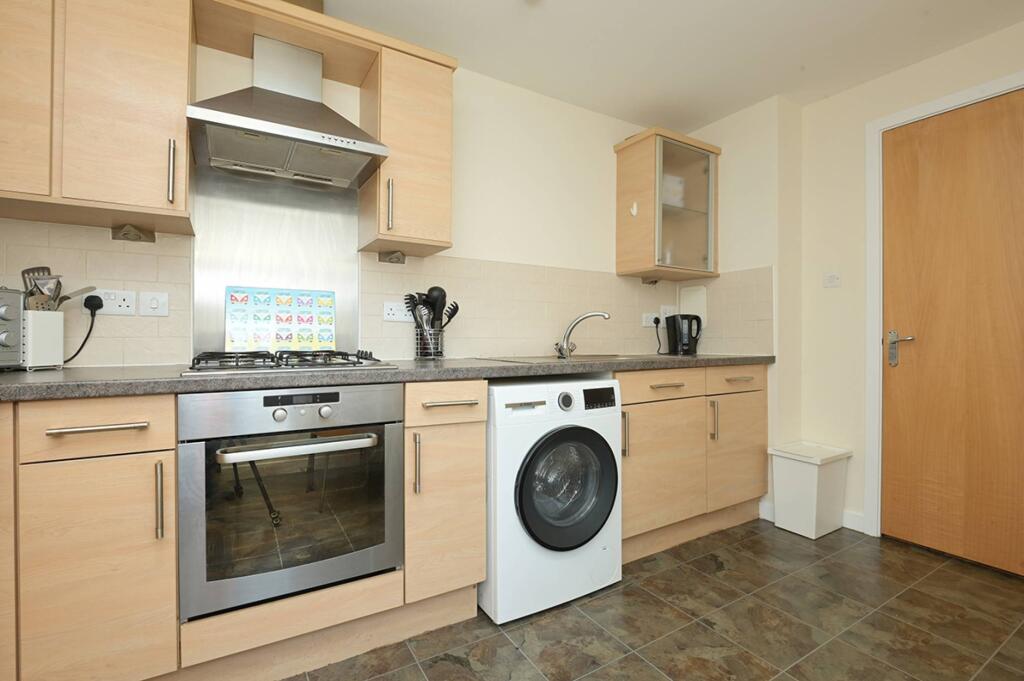 Apartment in Edinburgh, Leith Central - View 6