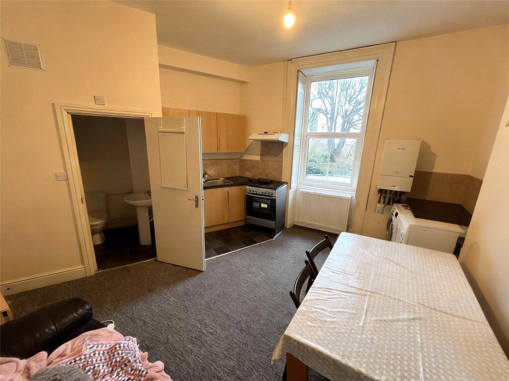 Apartment in Bristol - View 5