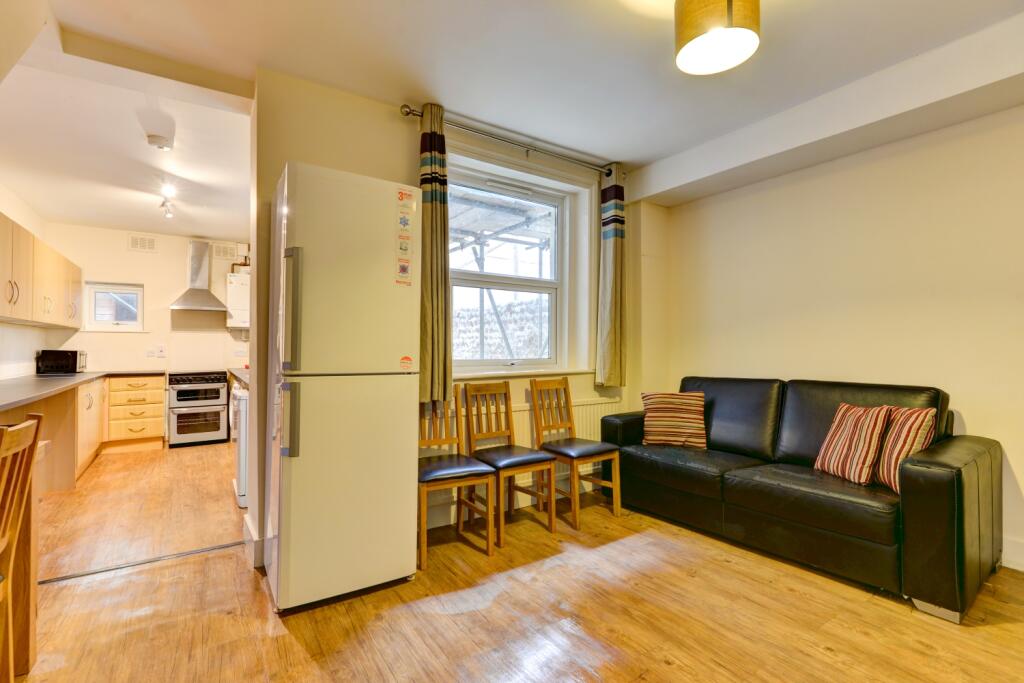House in Brighton - View 3