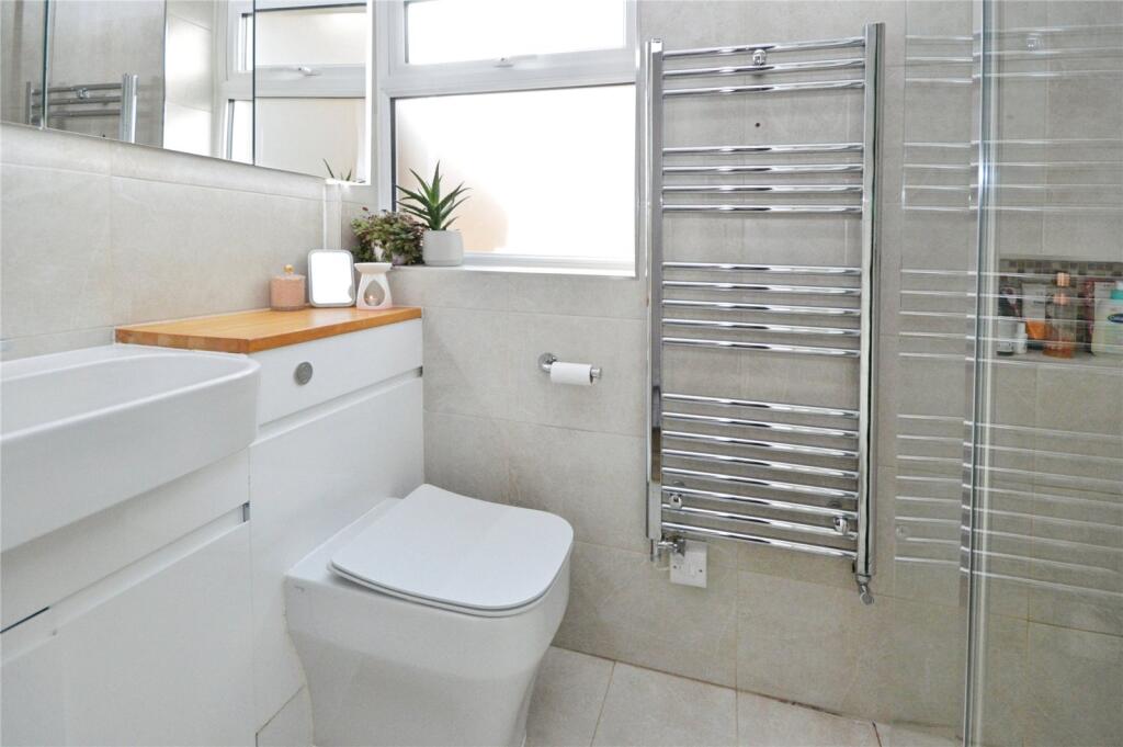Apartment in Twickenham - View 3