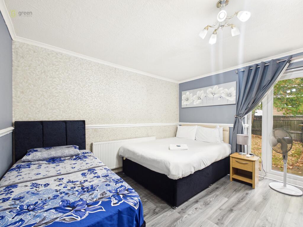 Barle Grove, Smiths Wood, B36 photo 2