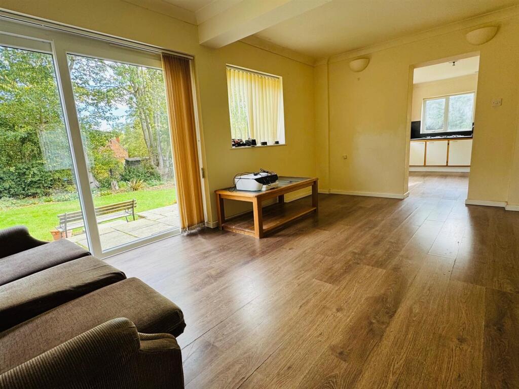 Vicarage Close, Bramford, Ipswich photo 3