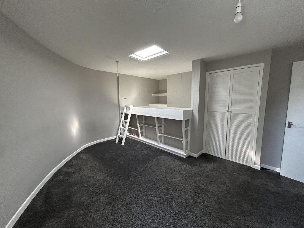 Flat 3 Bedroom/Living Room