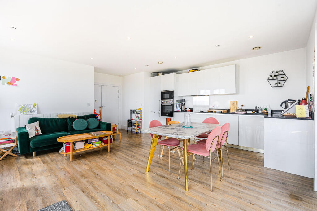 Compton House, Woolwich Riverside, London, SE18 - View 6