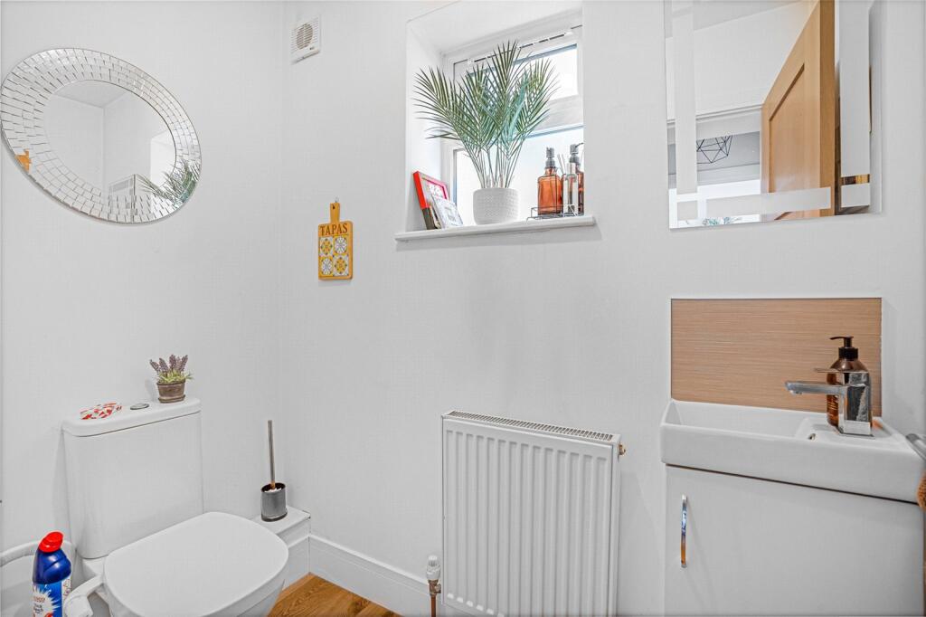 House in Watford, North Watford - More