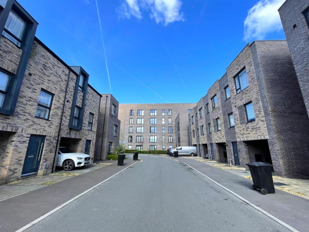 Main image of property: Enriqueta Rylands Close, Stretford, Manchester, M32