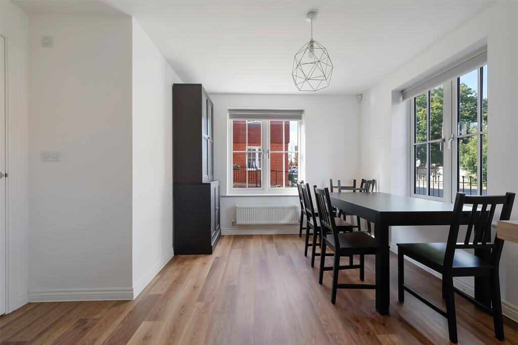 House in Redhill - View 4