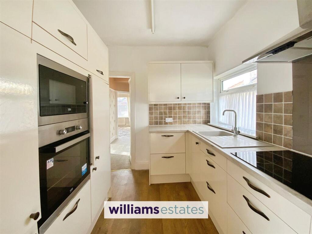 St. Margarets Drive, Rhyl, LL18 photo 2
