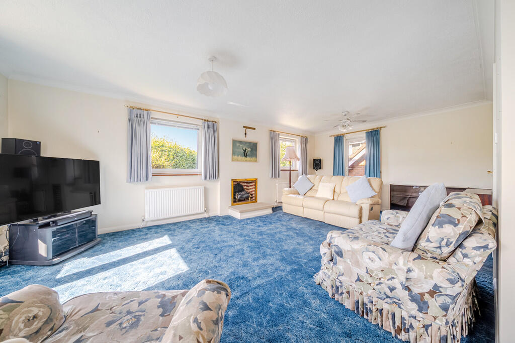 Storrington - Chantry Lane photo 3