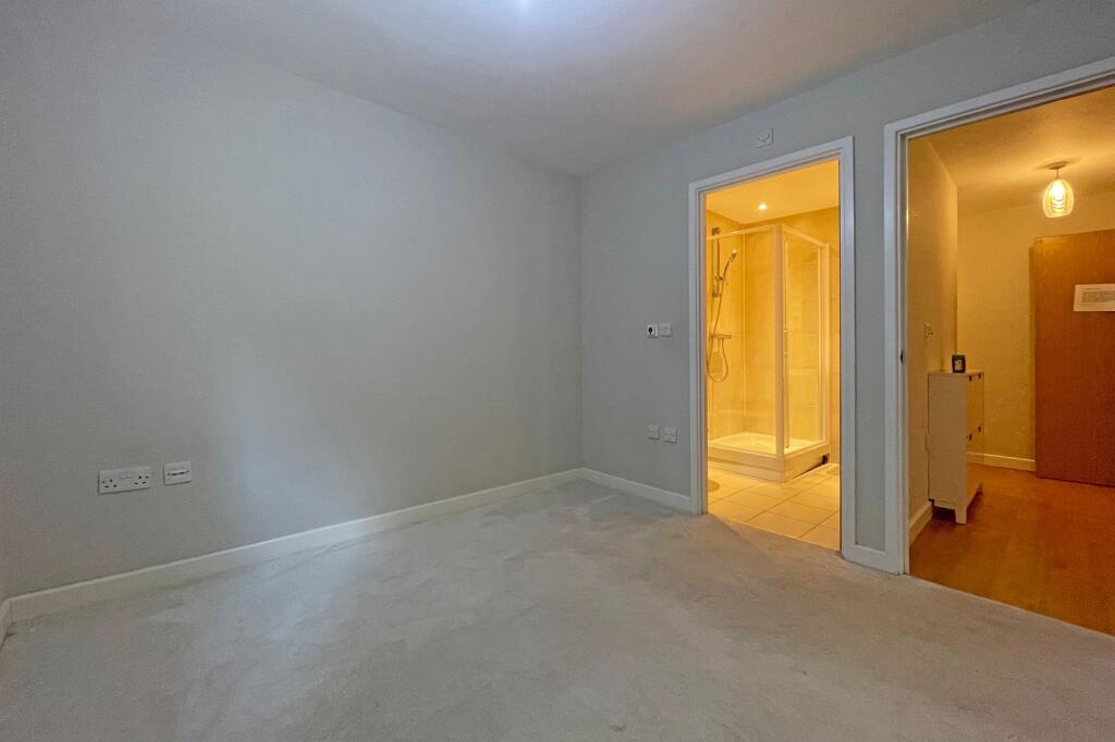 Apartment in Tandridge, Whyteleafe - More