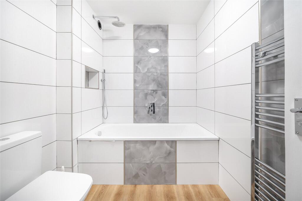 Apartment in London - View 5